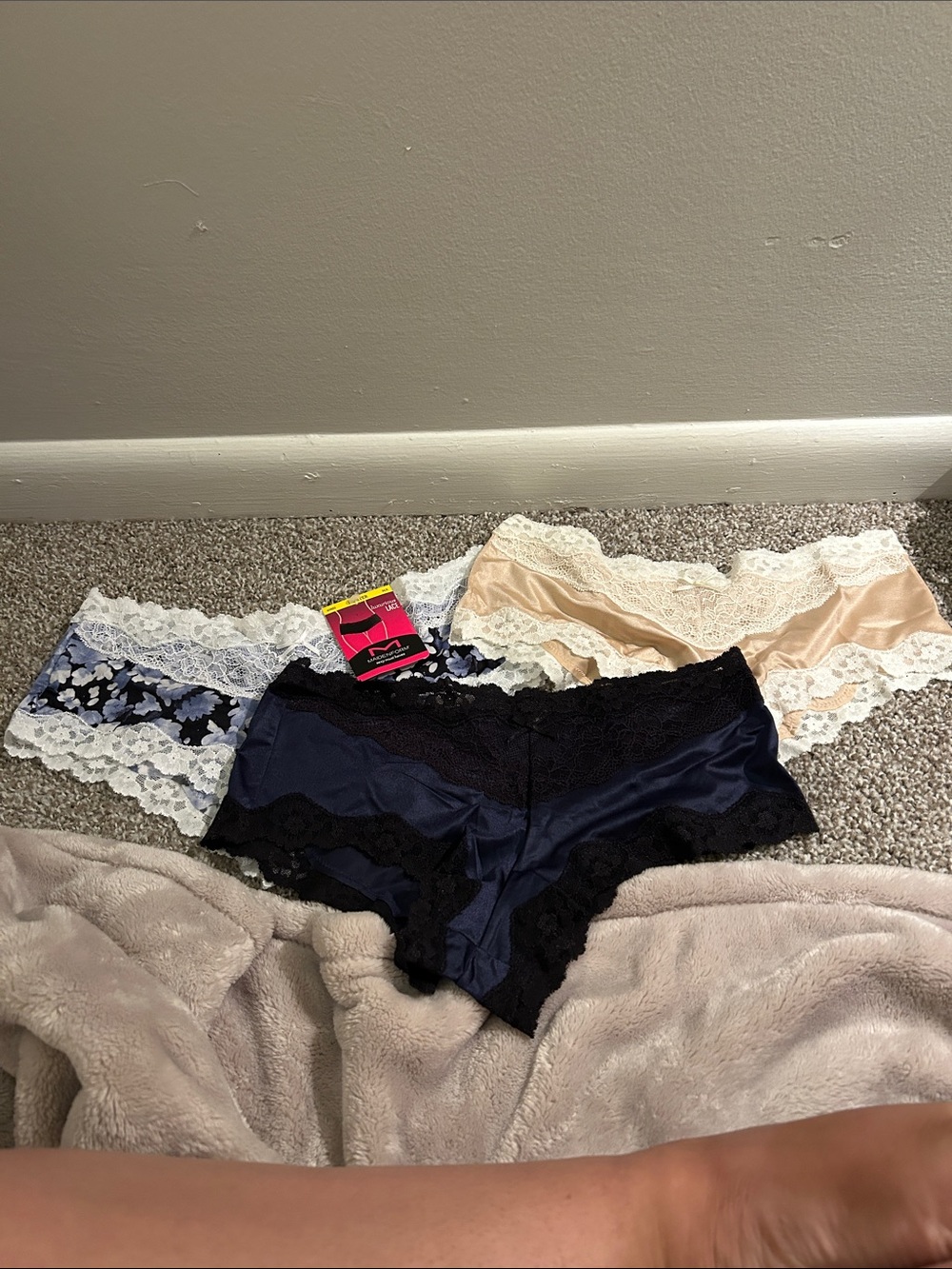 Maidenform Lace Boyshorts Pack - Navy, Beige, Floral